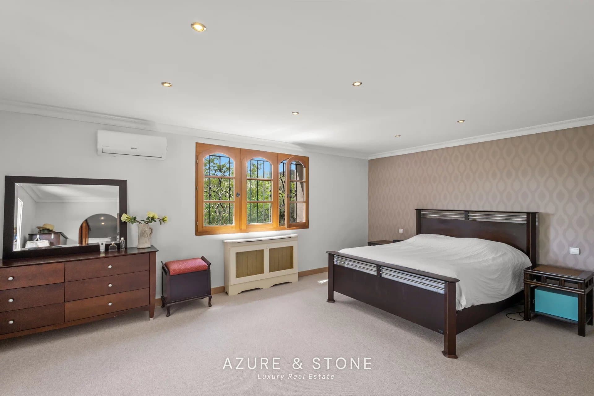 Exceptional Estate gallery 16
