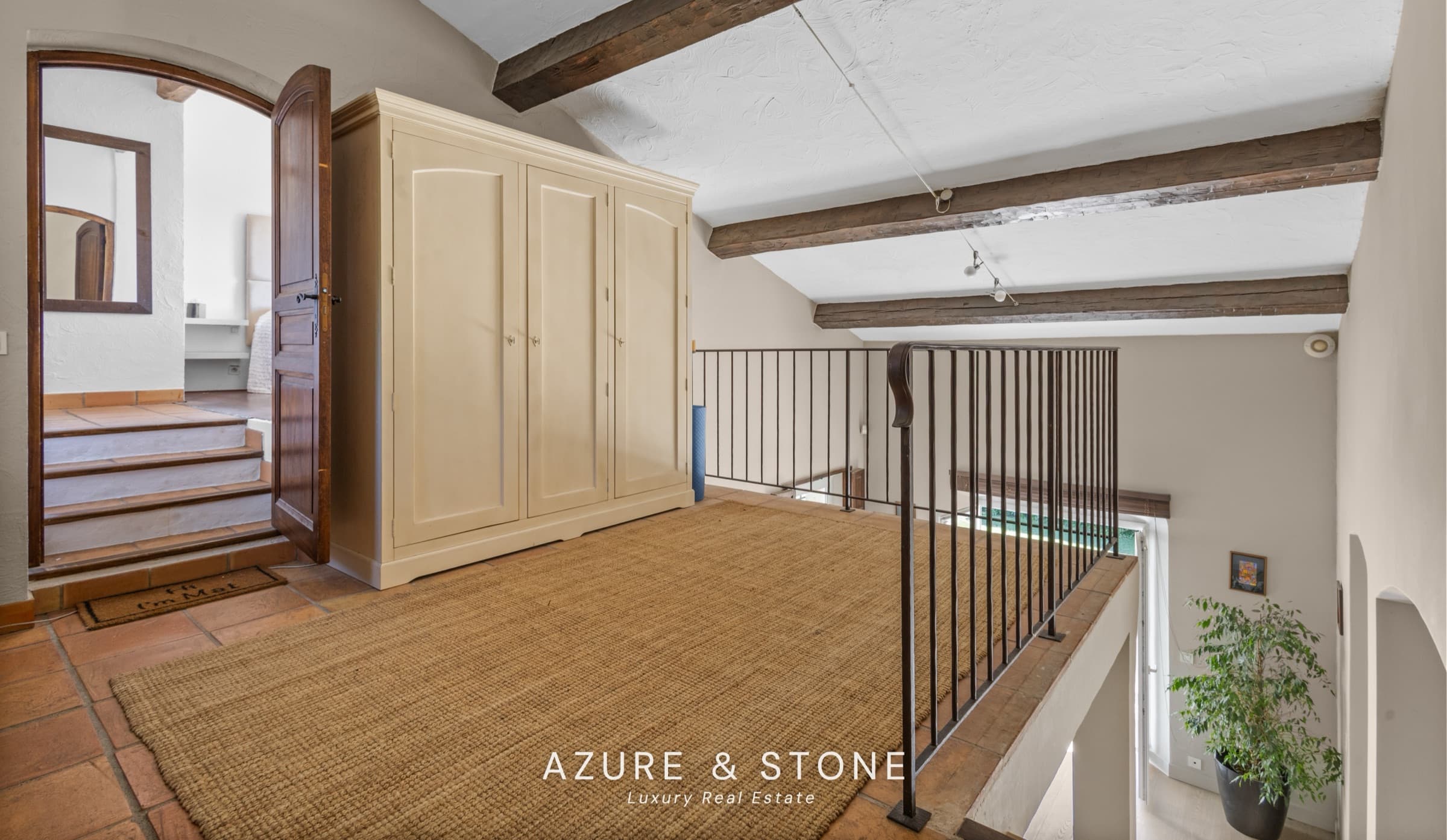 Residence of Exceptional Charm gallery 22