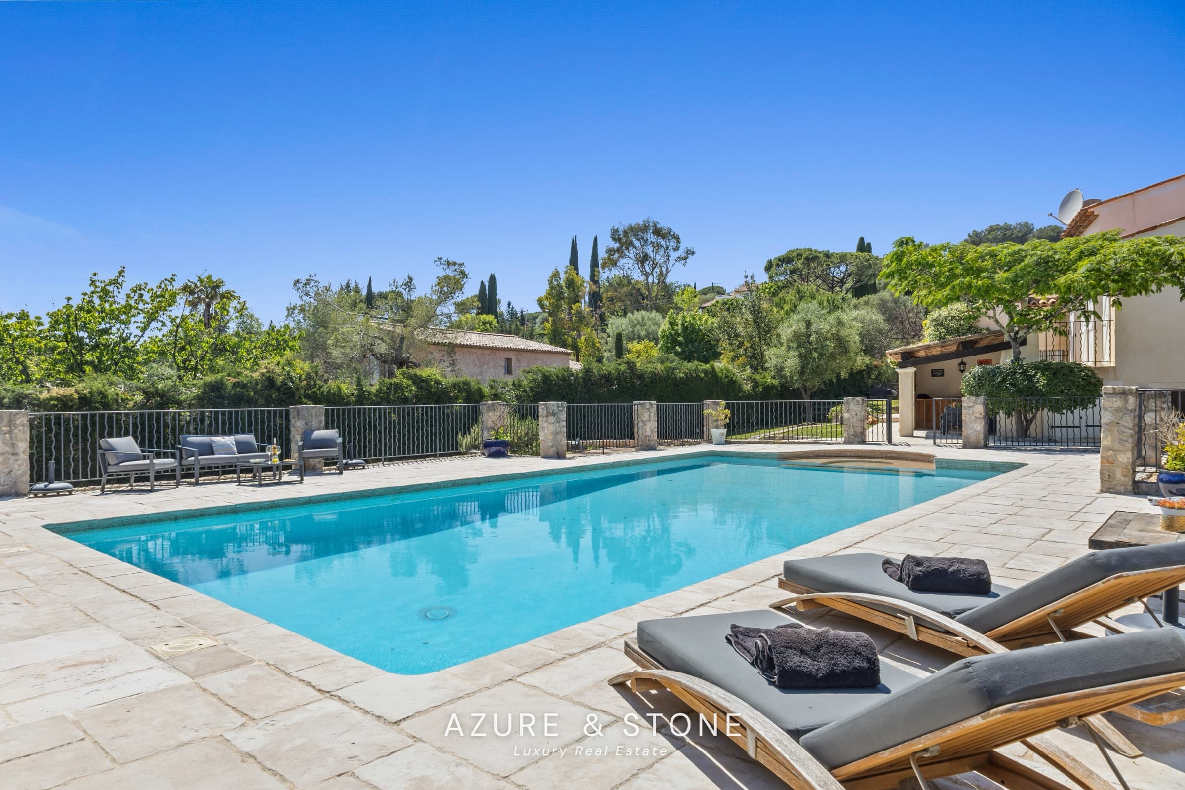 Residence of Exceptional Charm gallery 28