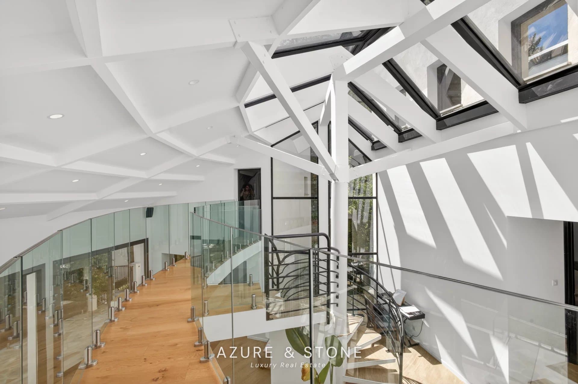 Contemporary Purity gallery 23